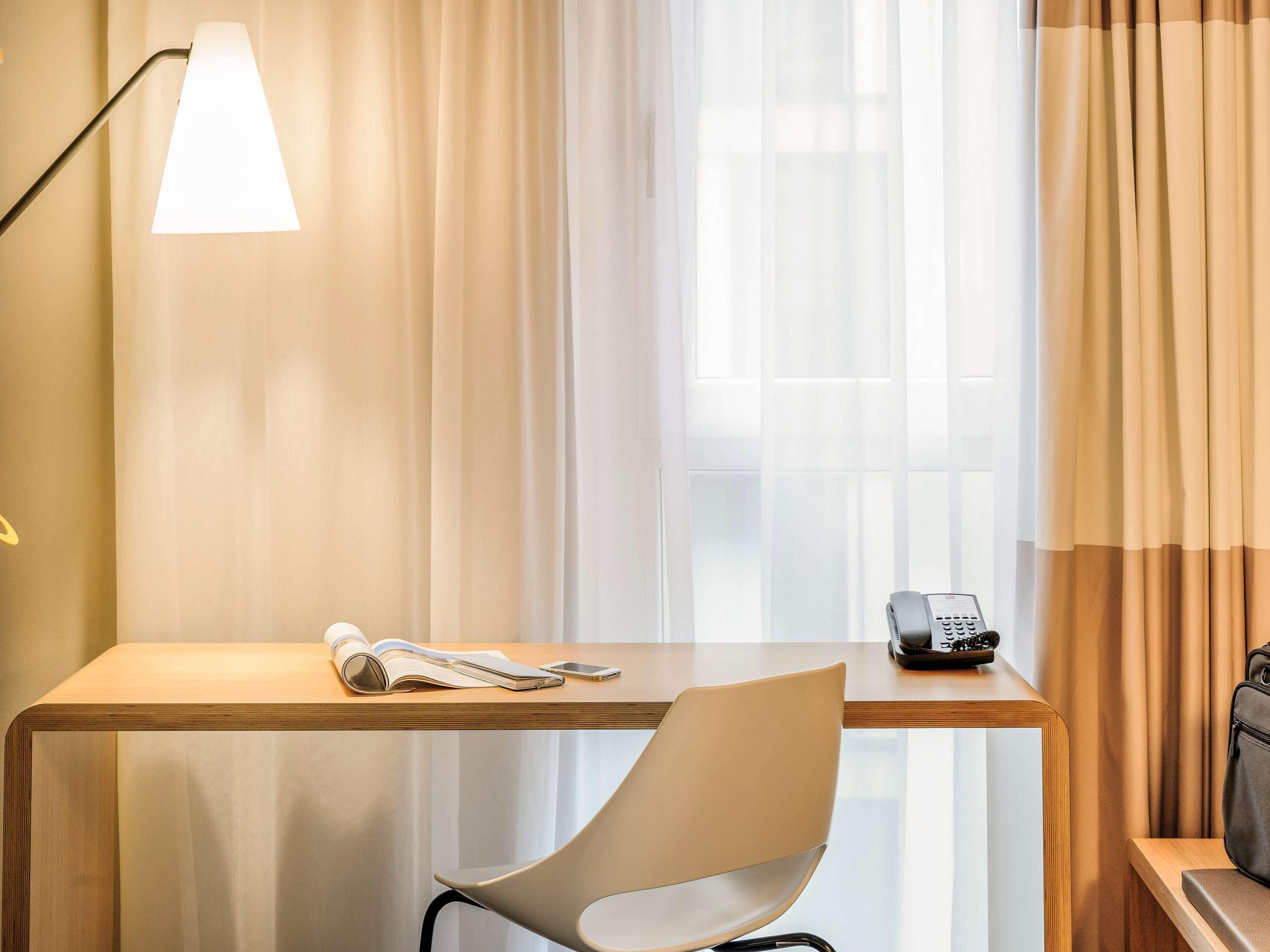 Ibis Hauptbahnhof Hotel 3*