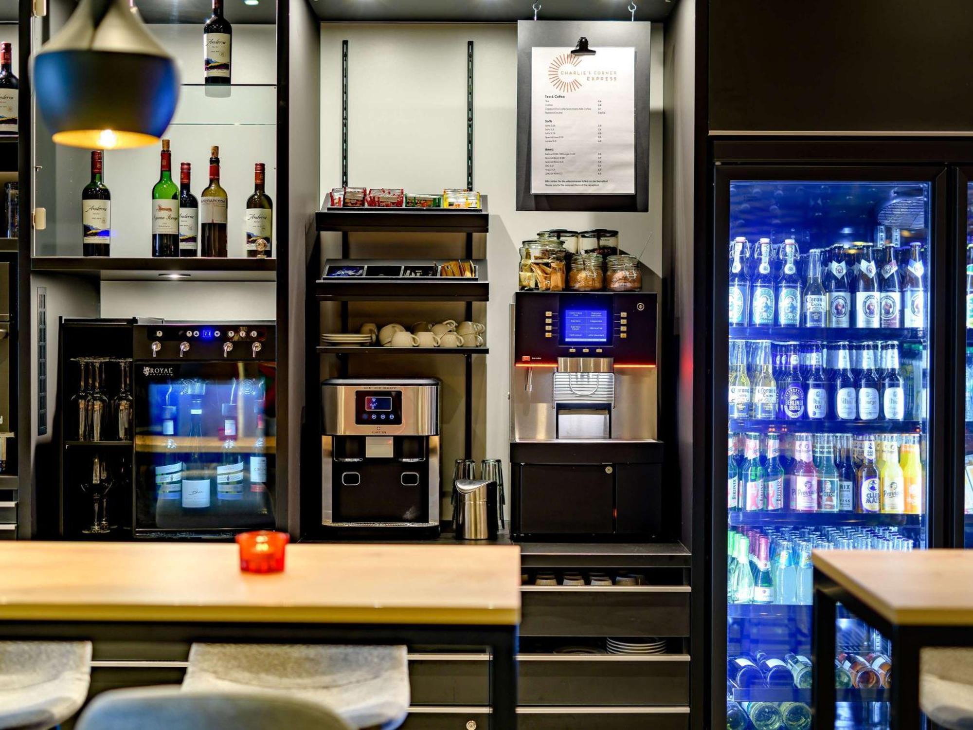 Ibis Hauptbahnhof Hotel 3*